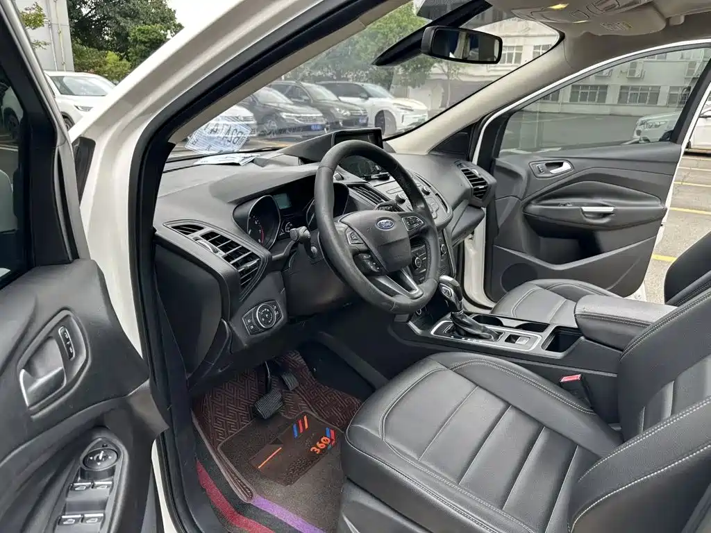 Ford Kuga 2018 — фото 9