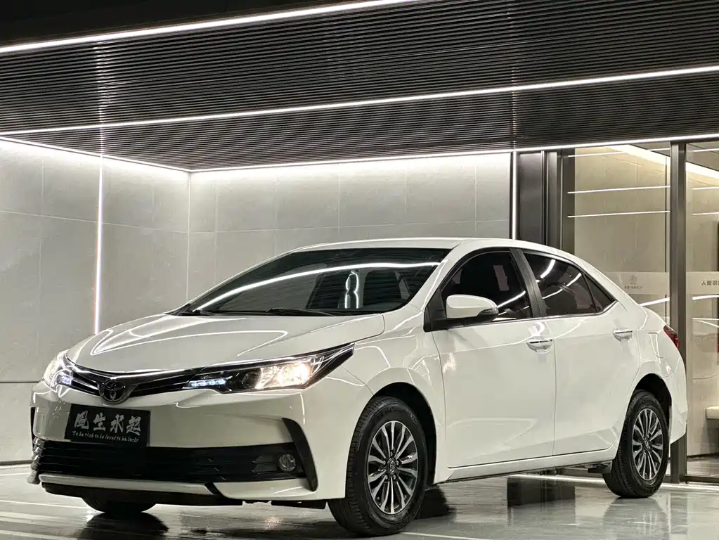 Toyota Corolla 2019 — фото 1