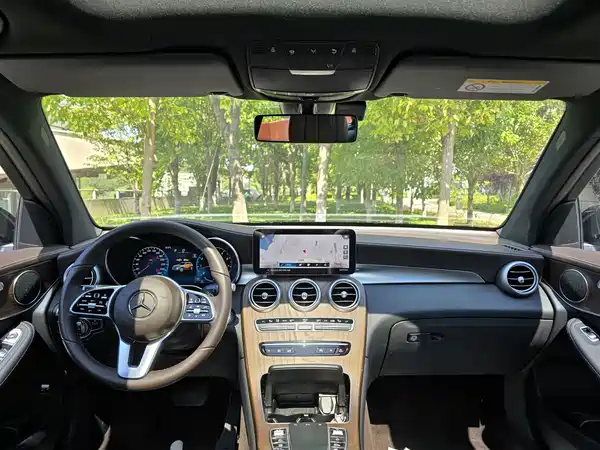 Mercedes-Benz GLC 2023