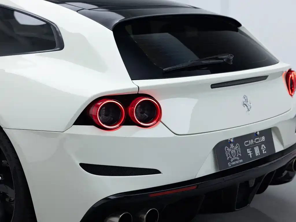 Ferrari GTC4Lusso 2020 — фото 5