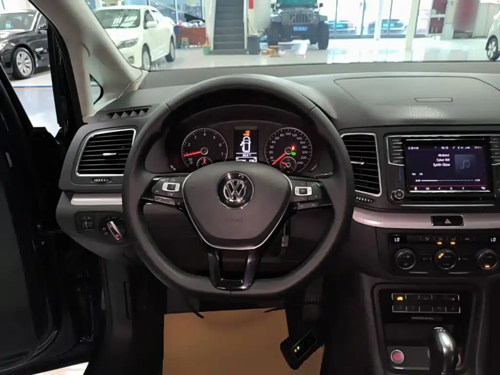 Volkswagen Sharan 2019 — фото 11