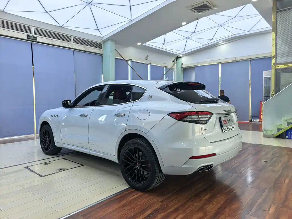 Maserati Levante 2020 — фото 18
