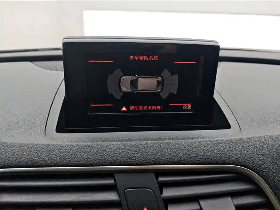 Audi Q3 2018 — фото 13