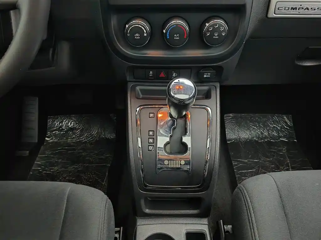 Jeep Compass 2014 — фото 13
