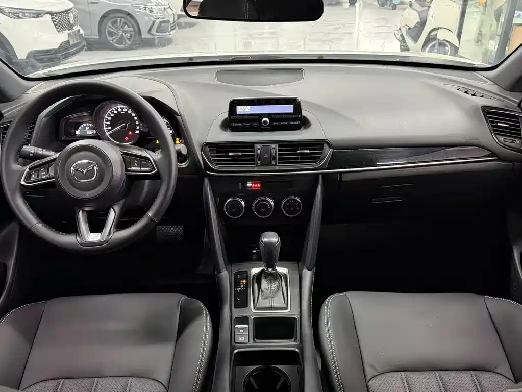 Mazda CX-4 2023