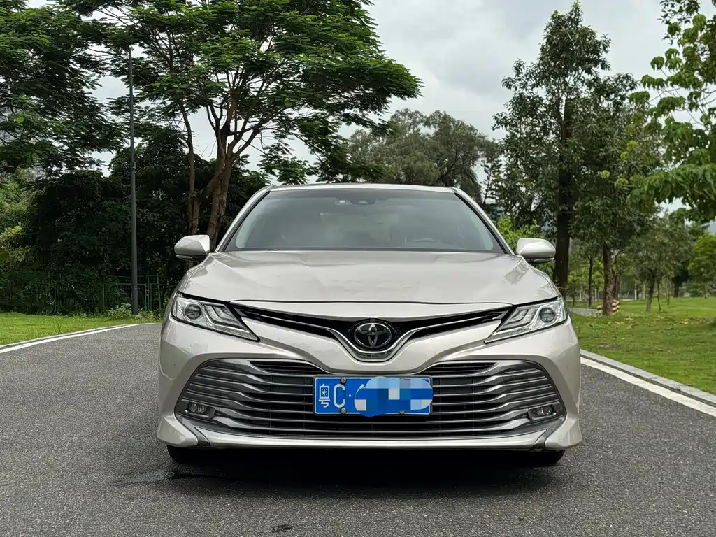 Toyota Camry 2020 — фото 2