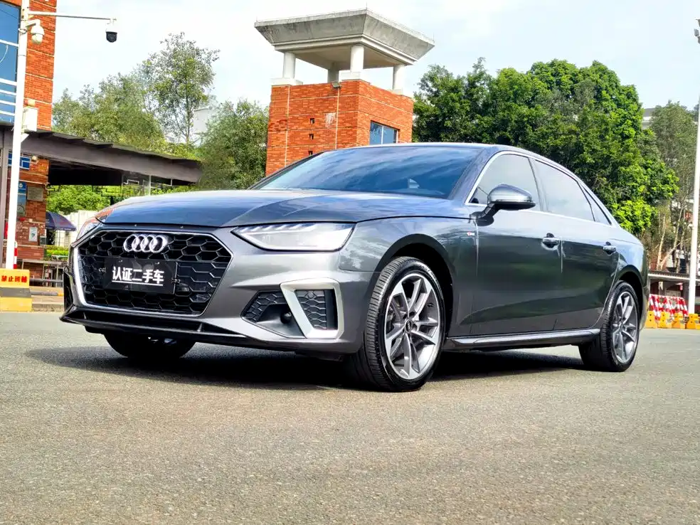 Audi A4L 2025 — фото 1