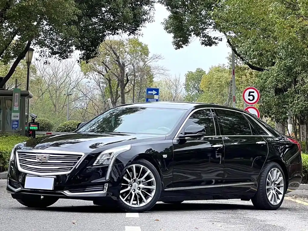 Cadillac CT6 2017 — фото 1