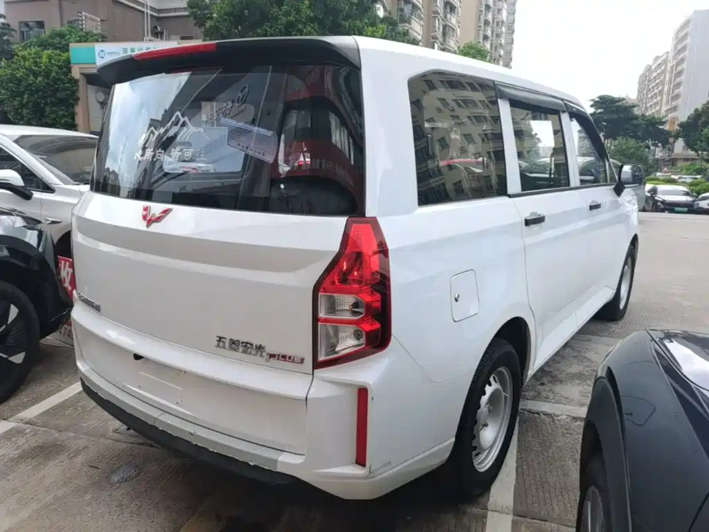 Wuling Hongguang PLUS 2024