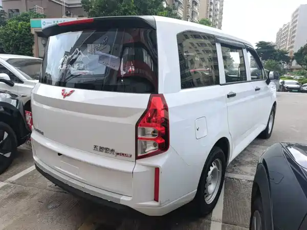 Wuling Hongguang PLUS 2024