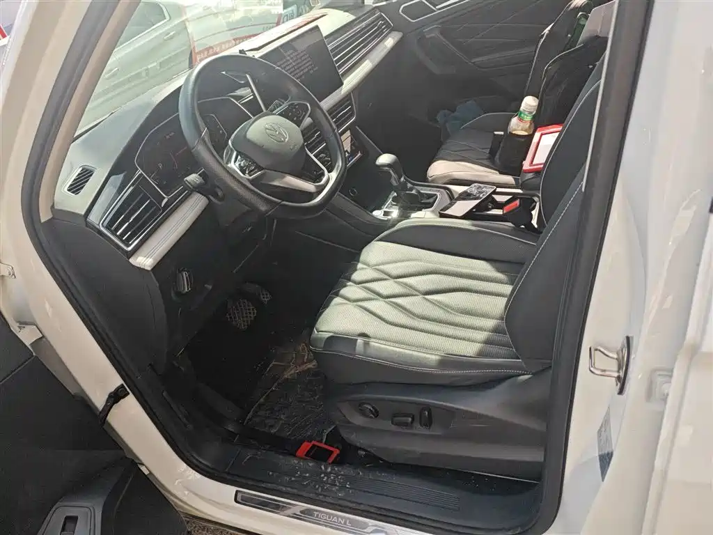 Volkswagen Tiguan L 2023 — фото 11