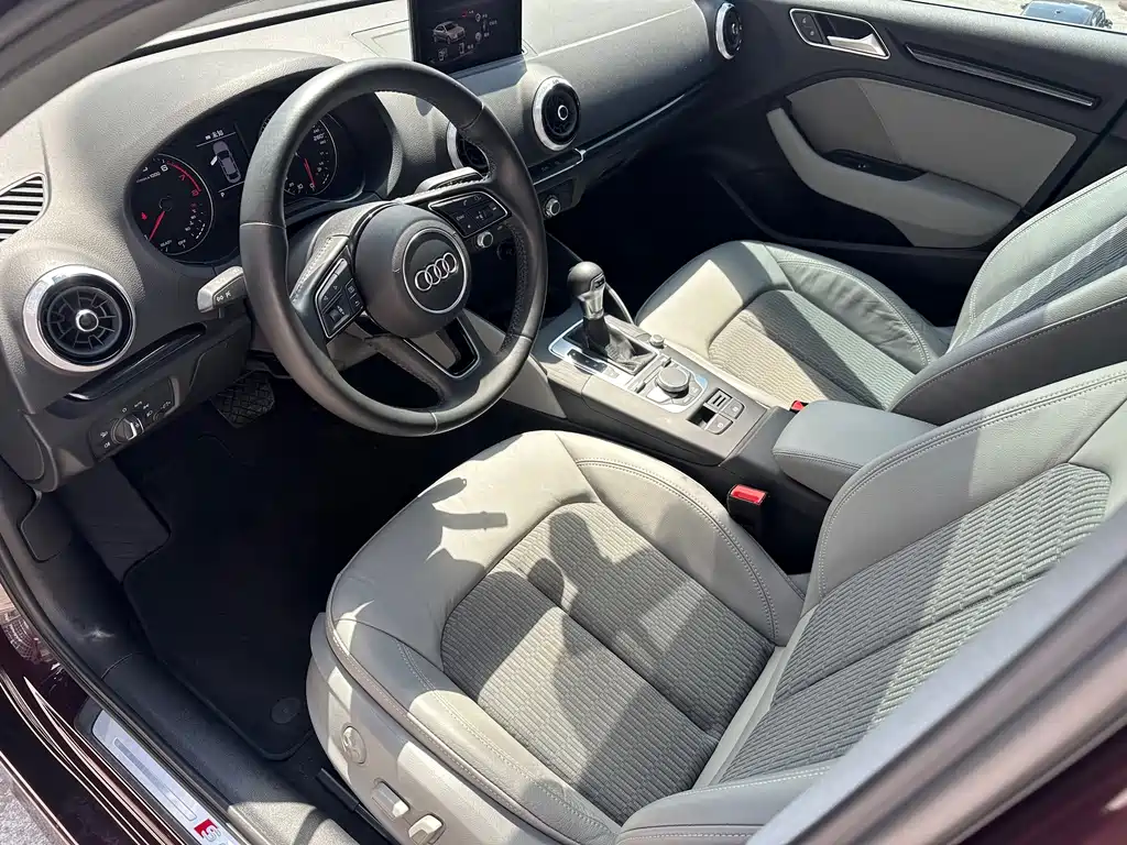 Audi A3 2019 — фото 11