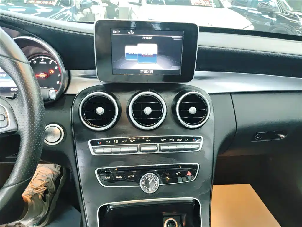 Mercedes-Benz C-Class 2018 — фото 13