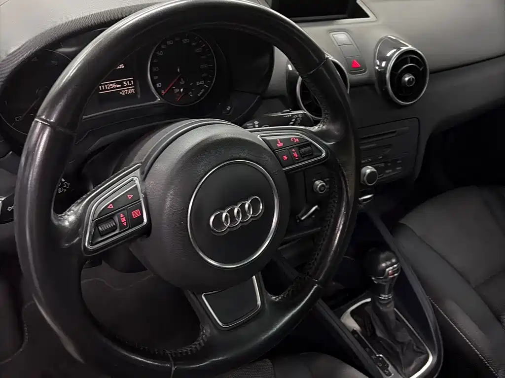 Audi A1 2014 — фото 15