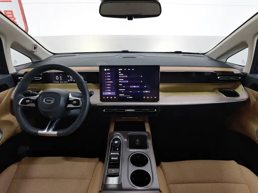 GAC Trumpchi E8 PHEV 2024 — фото 5