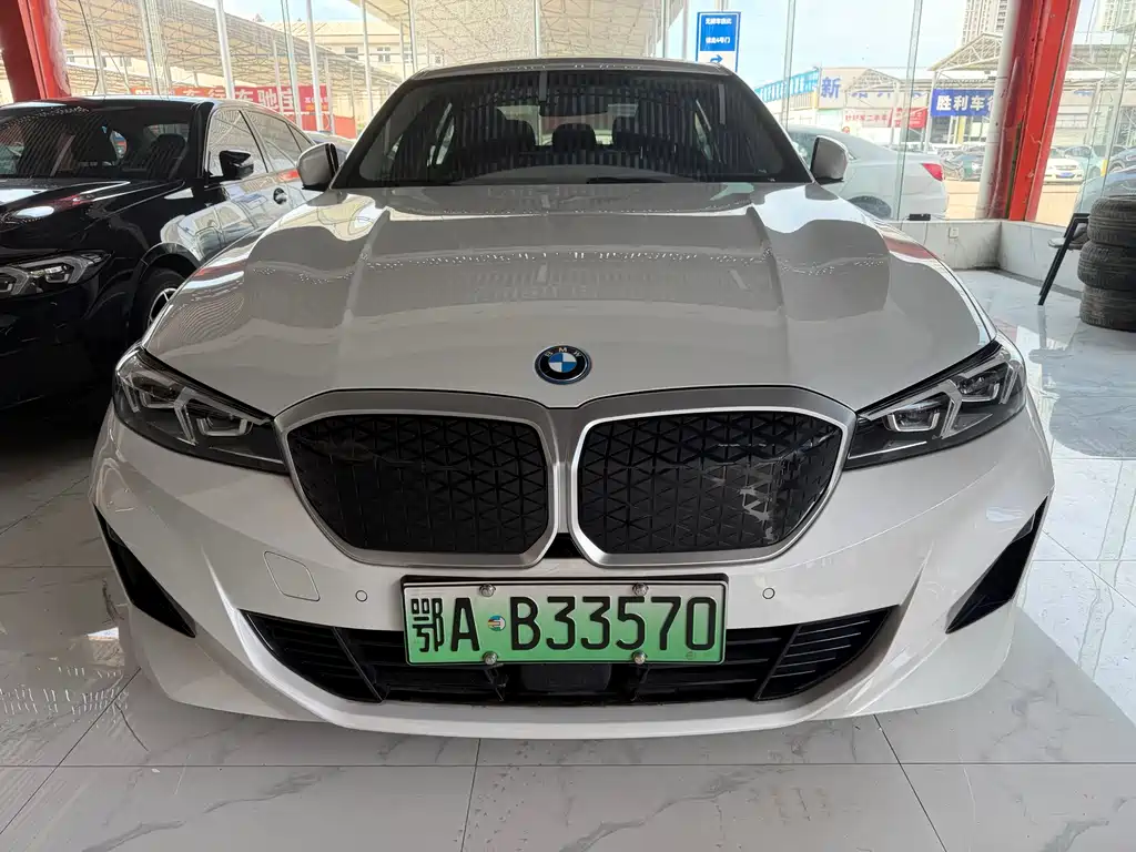BMW i3 2025