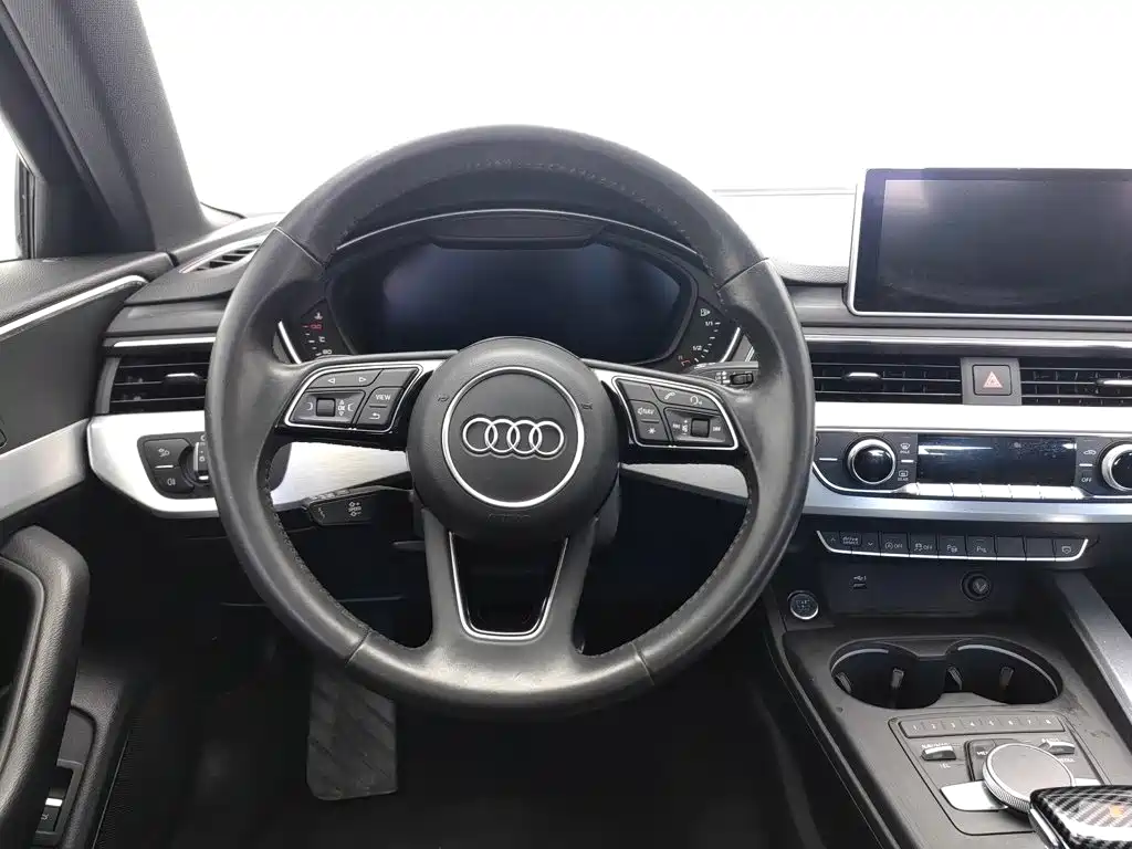 Audi A4L 2019 — фото 11