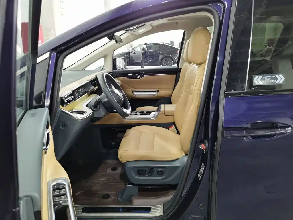 GAC Trumpchi E8 PHEV 2024 — фото 10