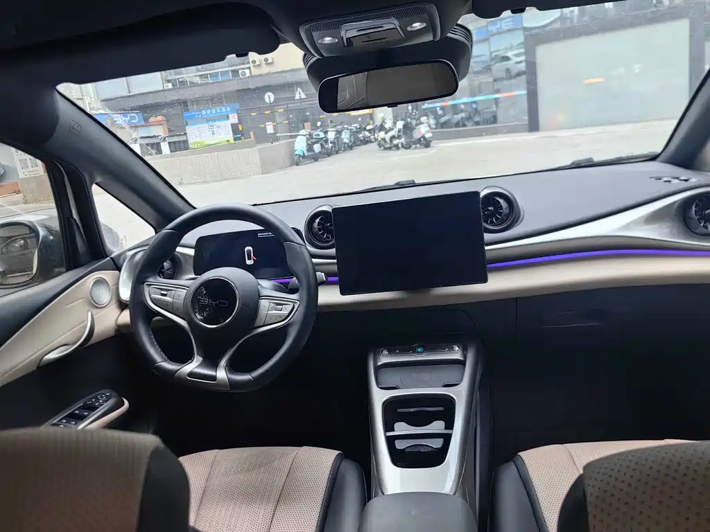 BYD Dolphin 2025
