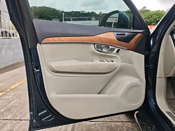 Volvo XC90 2019