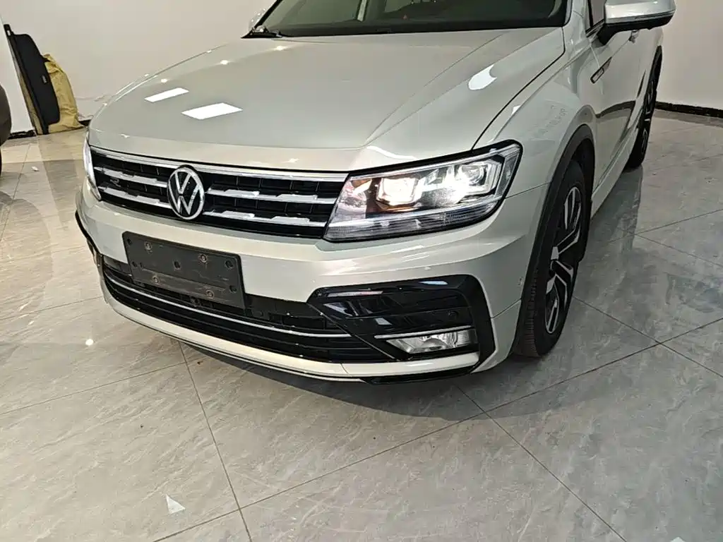 Volkswagen Tiguan L 2021 — фото 24