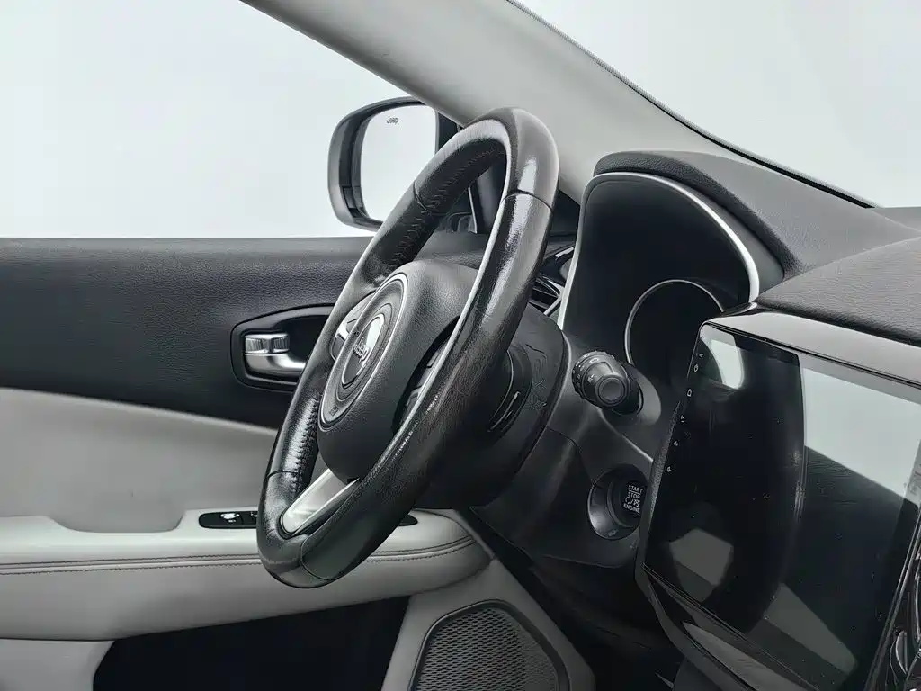 Jeep Compass 2019 — фото 22
