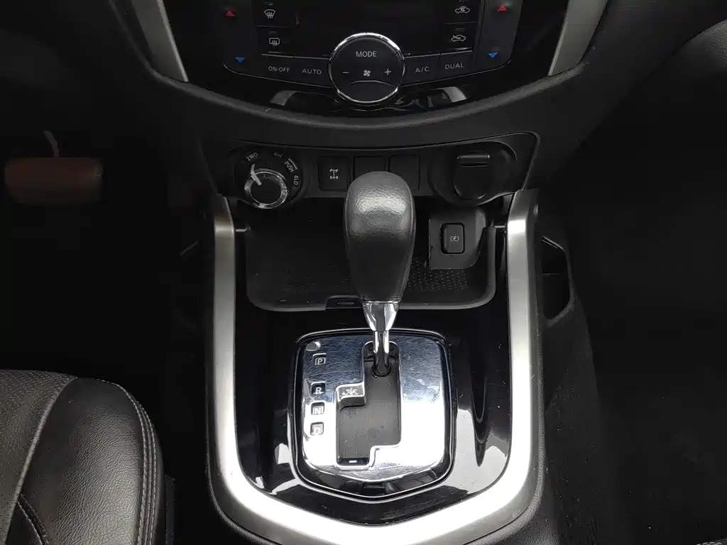 Nissan Terra 2021 — фото 13