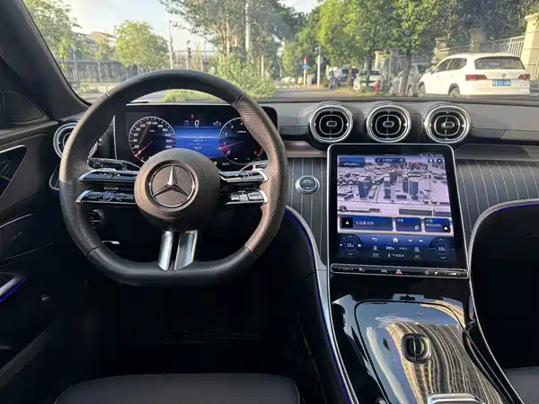 Mercedes-Benz C-Class 2024