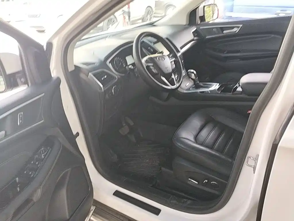 Ford Edge 2015 — фото 16