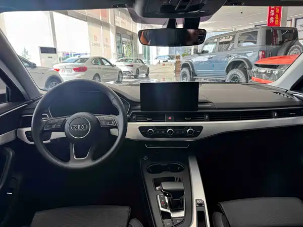 Audi A4L 2021