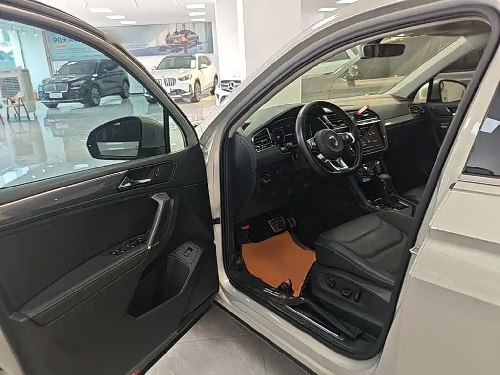Volkswagen Tiguan L 2021 — фото 16