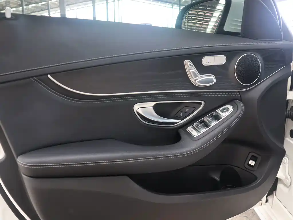 Mercedes-Benz C-Class 2020 — фото 10