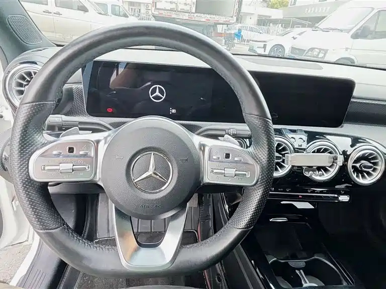 Mercedes-Benz A-Class 2023 — фото 3