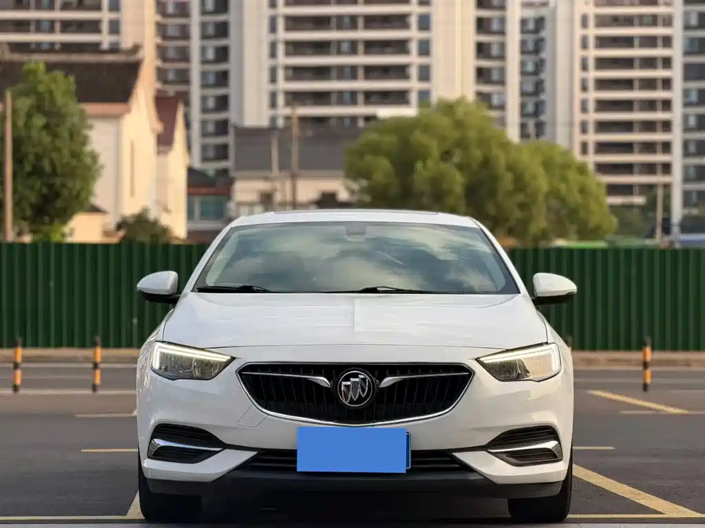 Buick Regal 2018 — фото 1