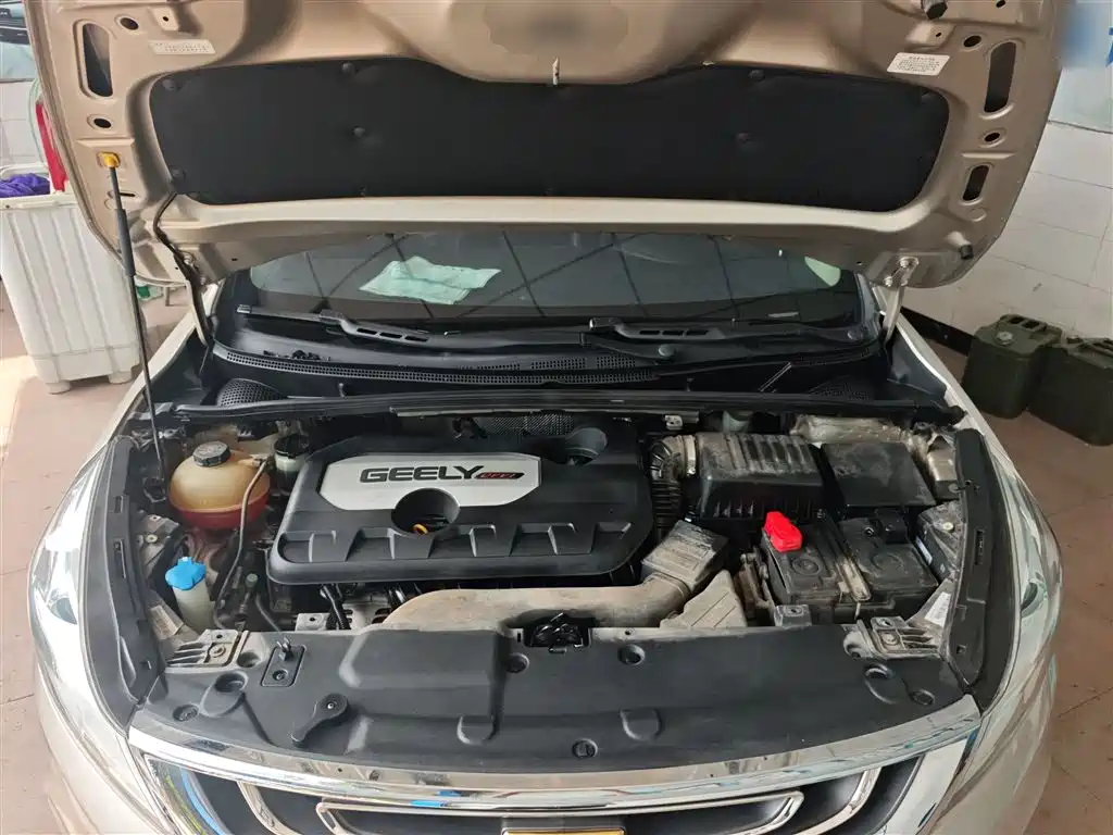 Geely Emgrand GS 2017 — фото 20
