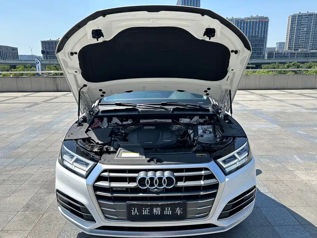 Audi Q5L 2020 — фото 29