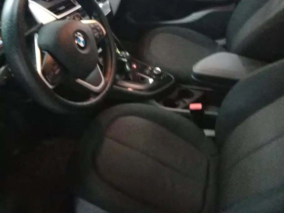 BMW 2 Series Wagon 2017 — фото 9