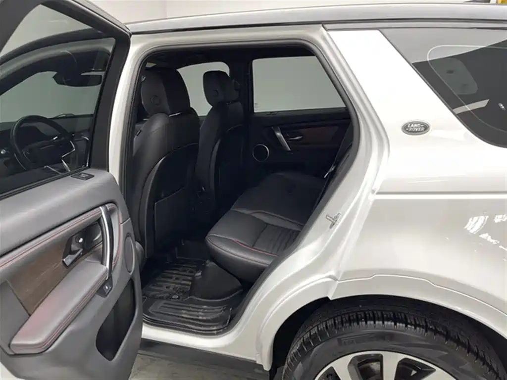 Land Rover Discovery Sport 2023 — фото 16