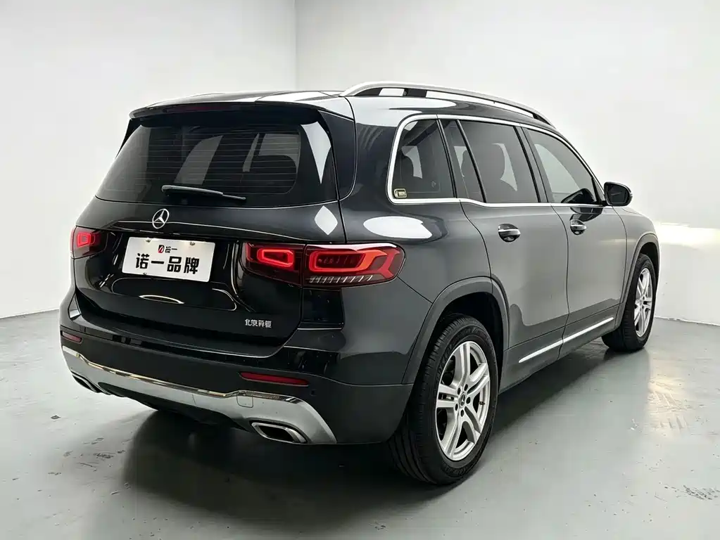 Mercedes-Benz GLB 2023 — фото 3