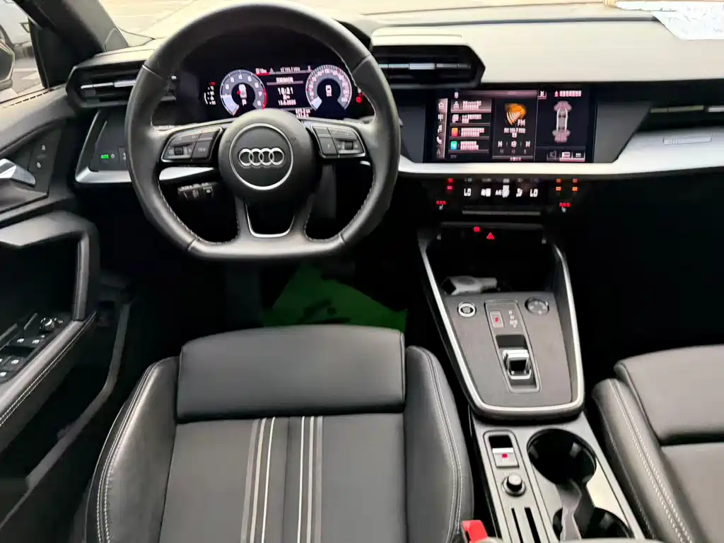 Audi A3 2023 — фото 16
