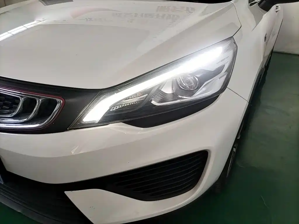 Geely Emgrand GS 2018 — фото 24
