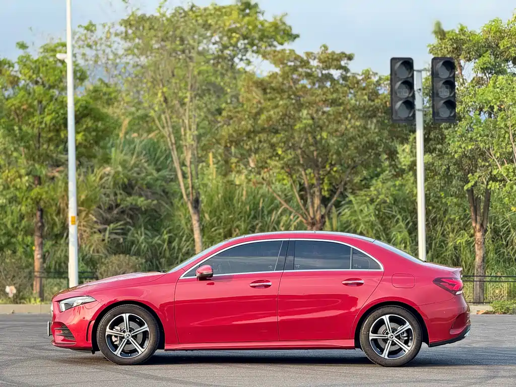 Mercedes-Benz A-Class 2022 — фото 17