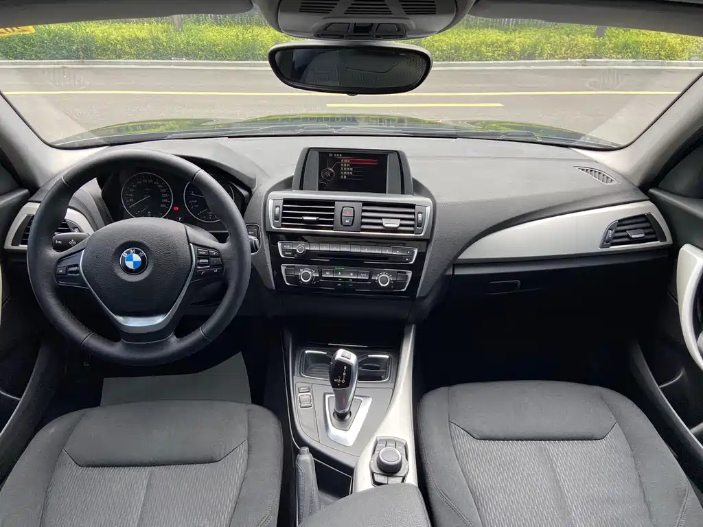 BMW 1 Series 2015 — фото 11