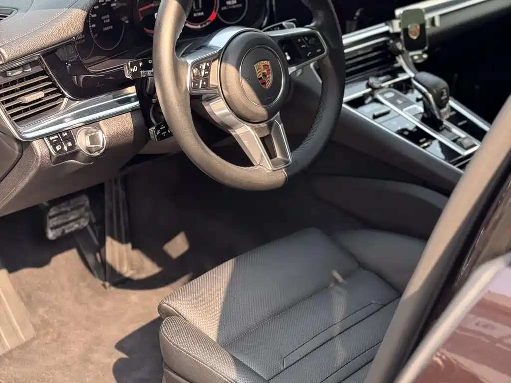 Porsche Panamera 2018 — фото 4