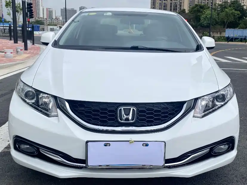 Honda Civic 2015 — фото 2