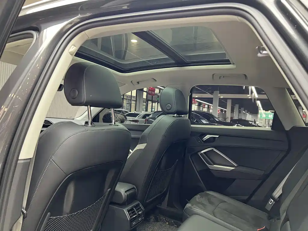 Audi Q3 2022 — фото 17