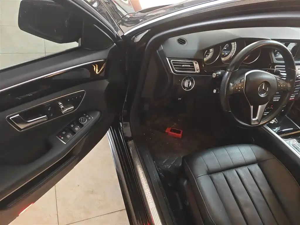 Mercedes-Benz E-Class 2015 — фото 12