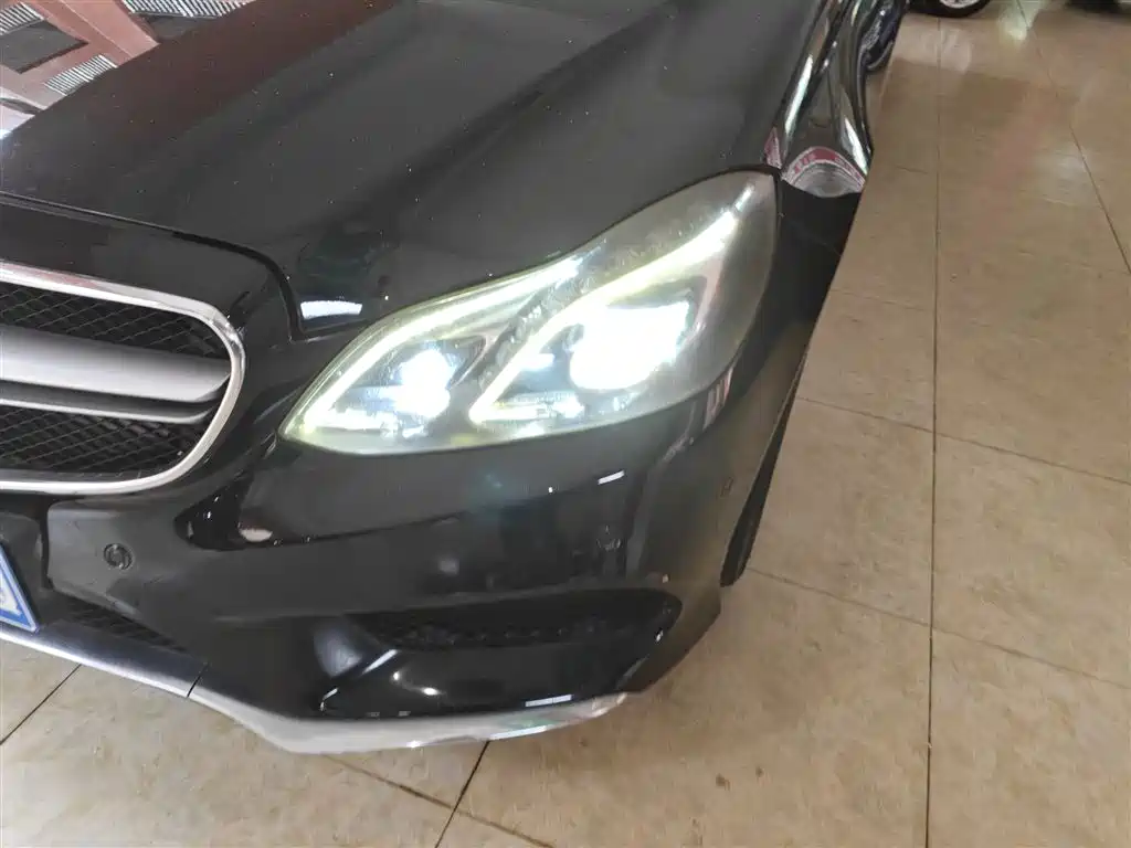 Mercedes-Benz E-Class 2015 — фото 18