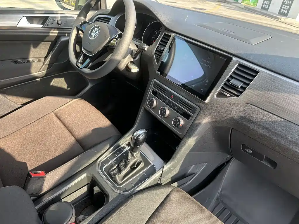 Volkswagen Golf Sportsvan 2019 — фото 10