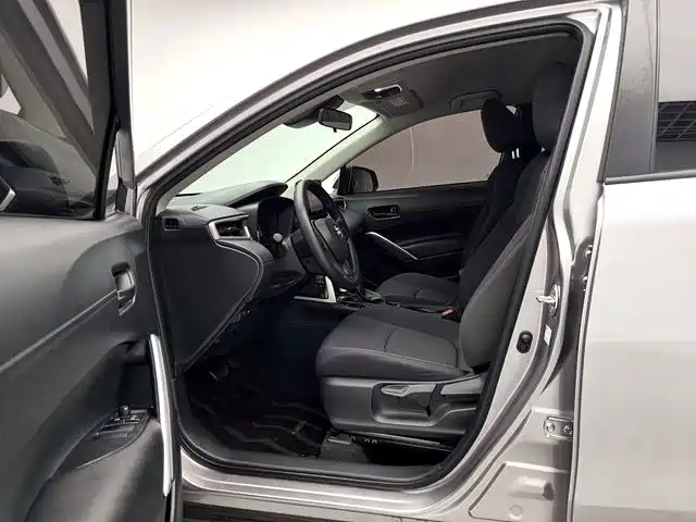 Toyota Corolla Cross 2022 — фото 10
